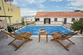 Гостиница Apartment Suzy Lux  Сутиван